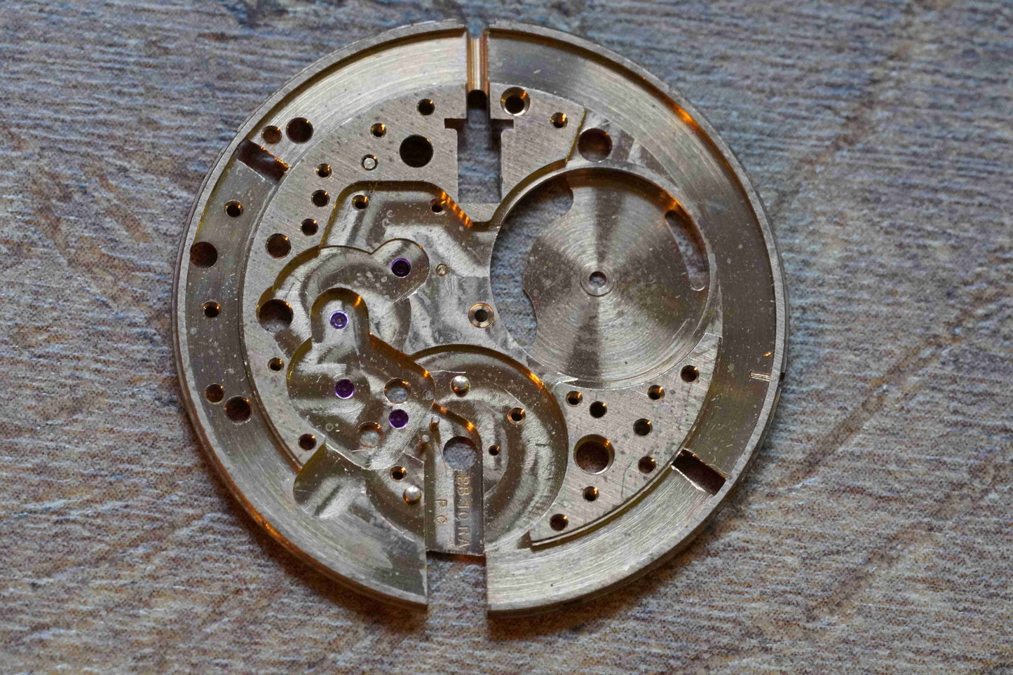 Omega cal 330 part 1000 Plate