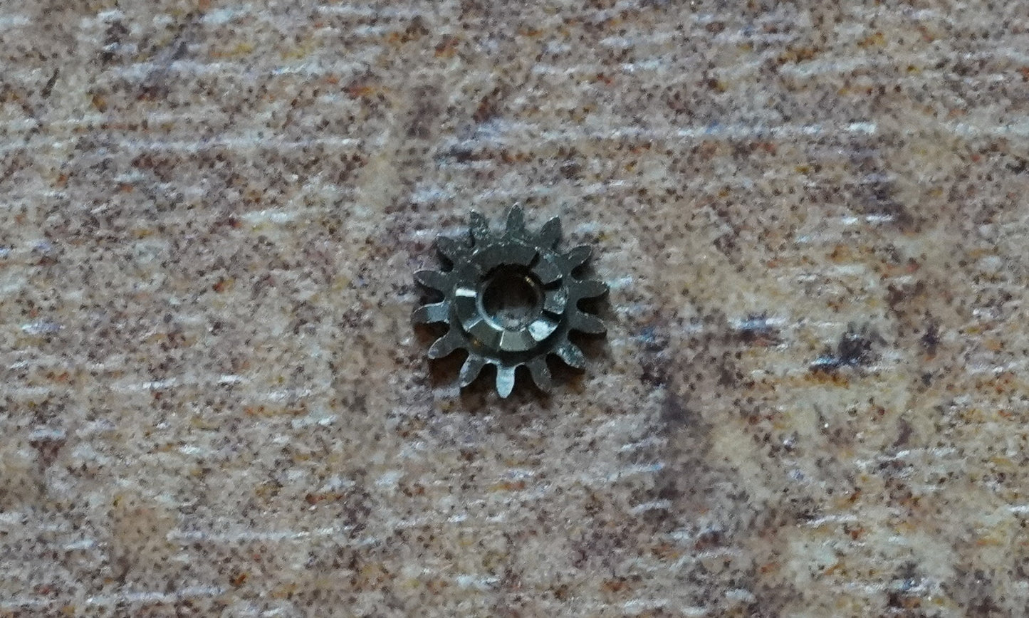 Omega cal 470 part 1108 Winding pinion