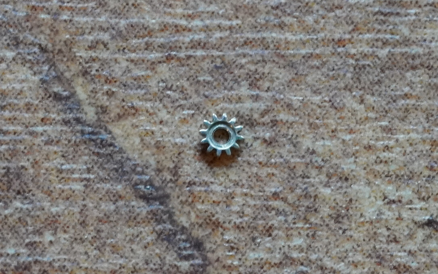 Omega cal 540 part 1108 Winding pinion