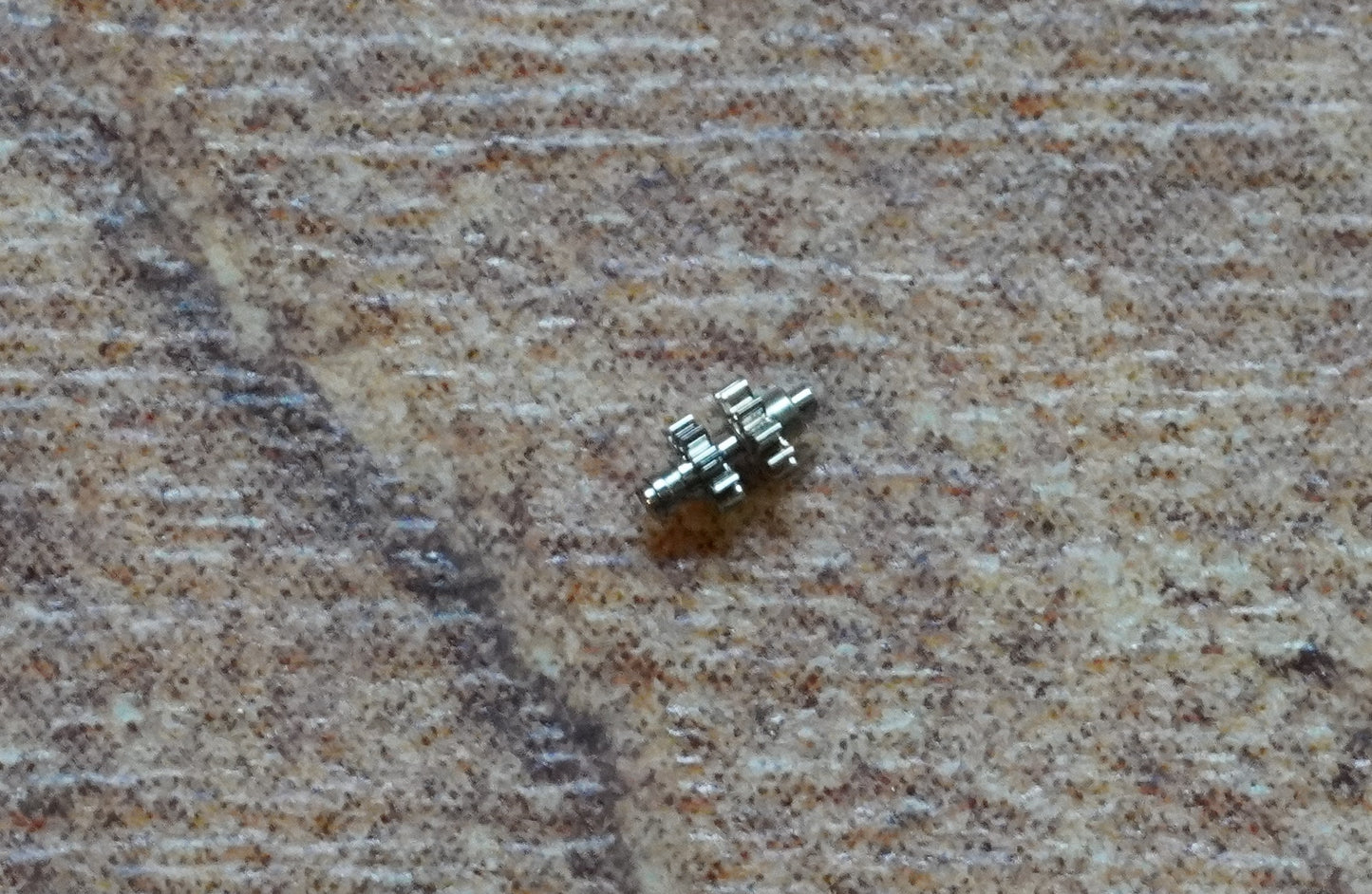 Omega cal 540 part 1214 Center pinion with cannon pinion height 2.47mm