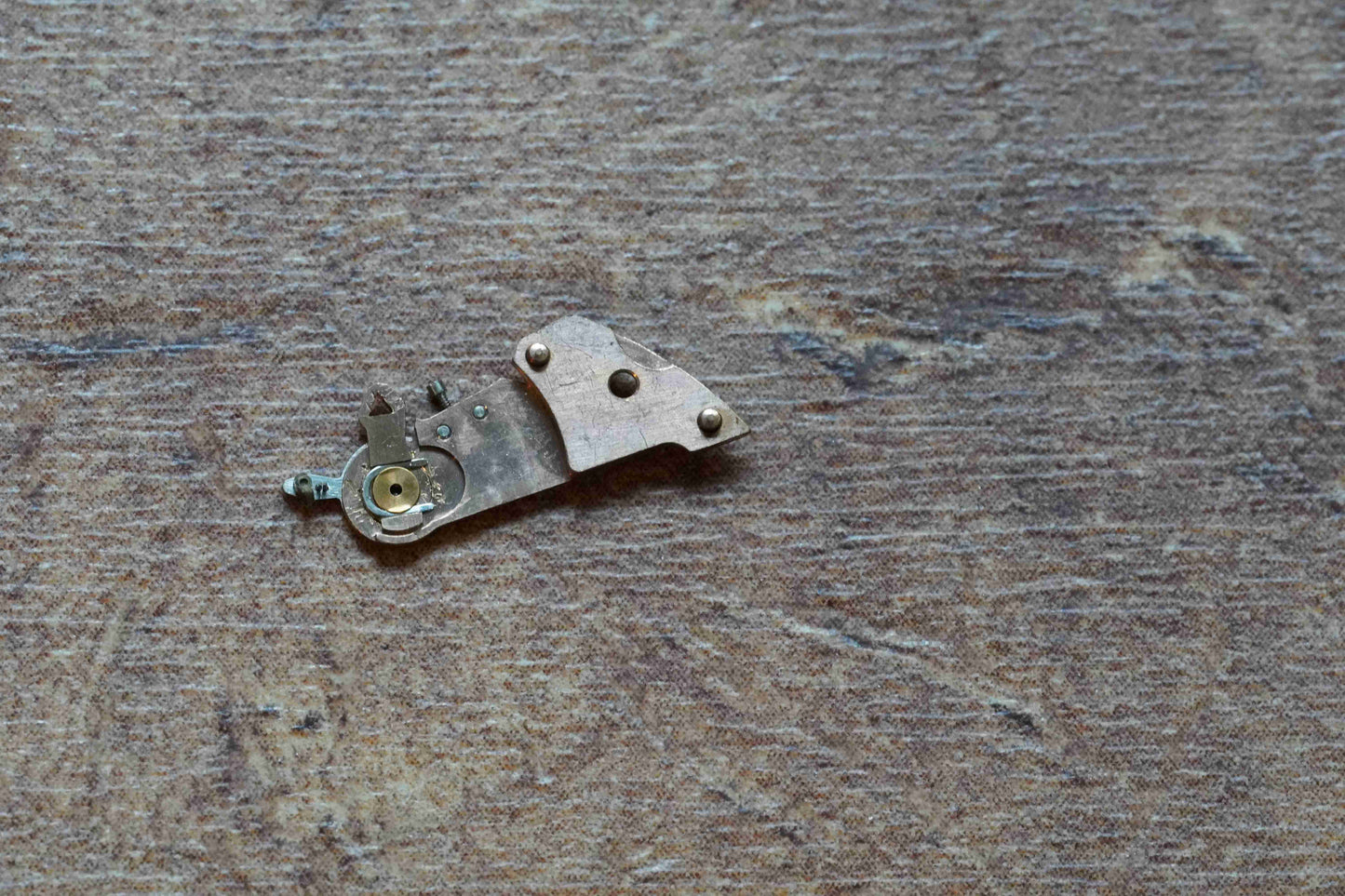 Omega cal 50 part 1047 Balance cock shock absorber