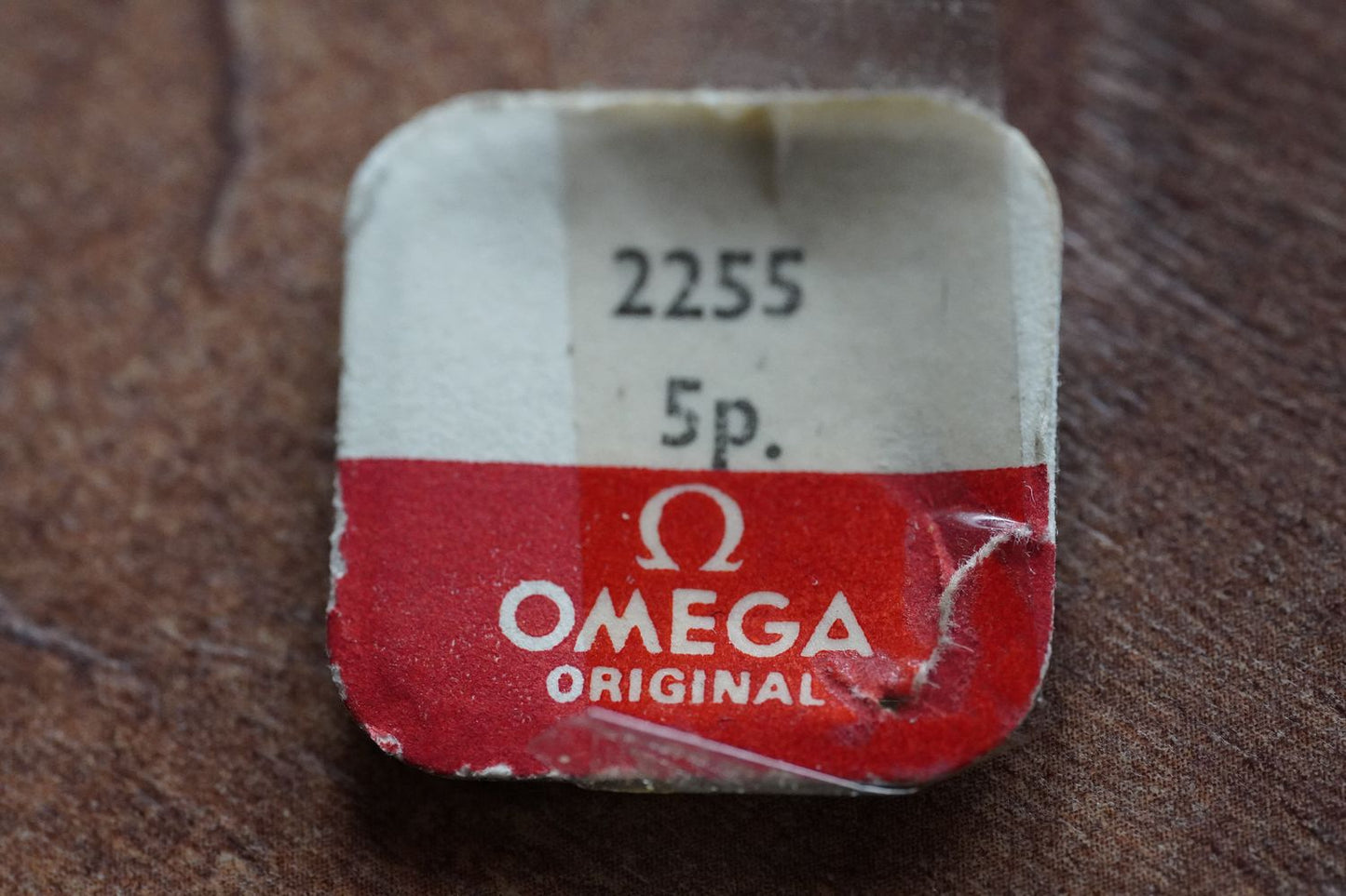 Omega screw 2255