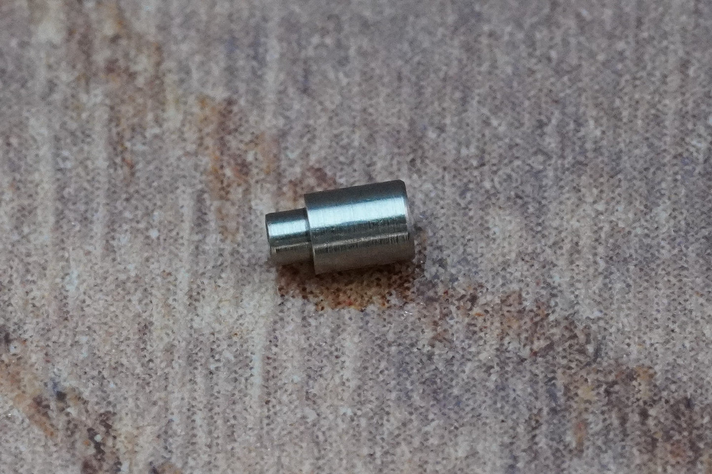 Omega Pendant Case Tube 090ST4206