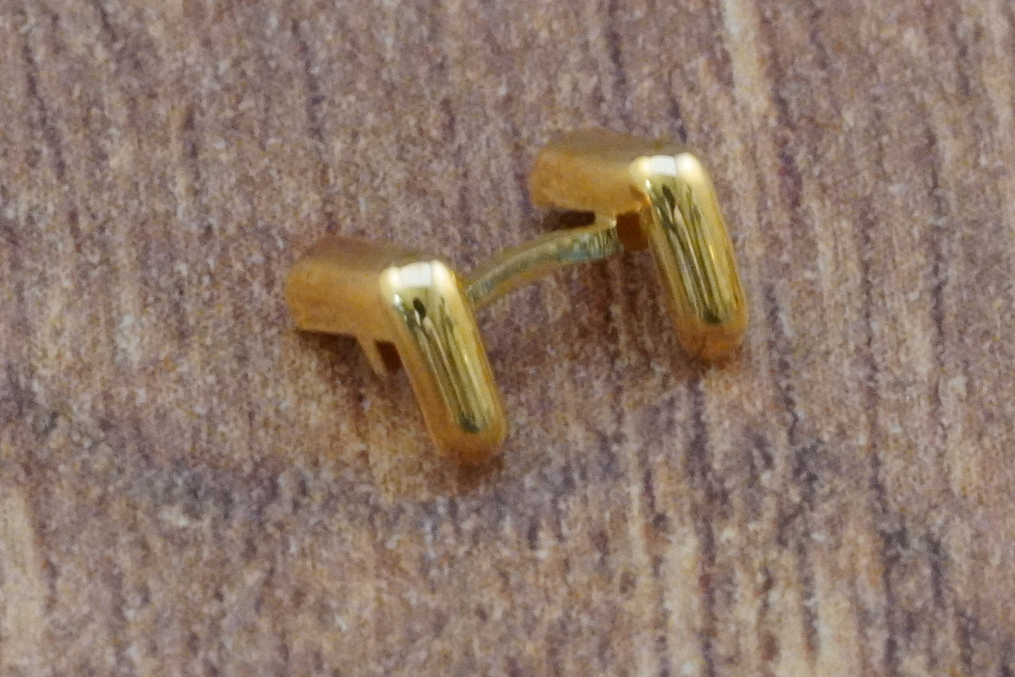 Omega Bezel claw 18ct gold