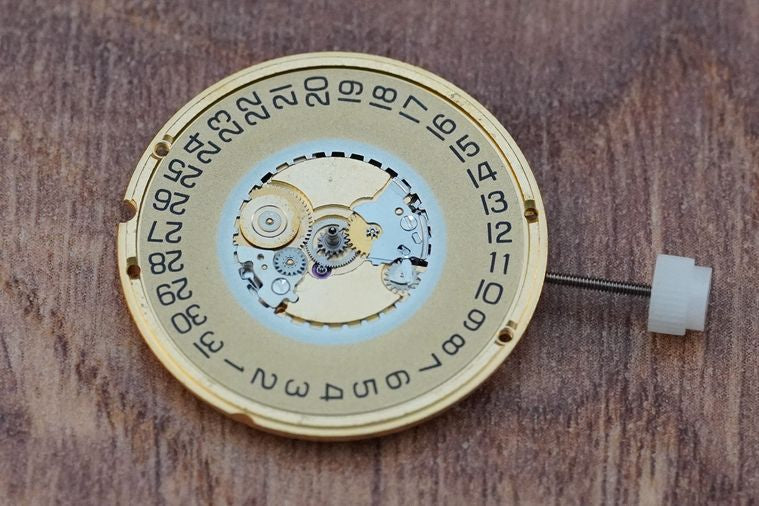 ETA Movement 955.112 - Gold date ring 3H