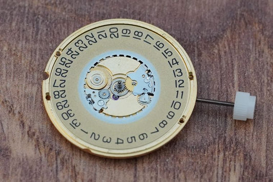 ETA Movement 955.112 - Gold date ring 3H