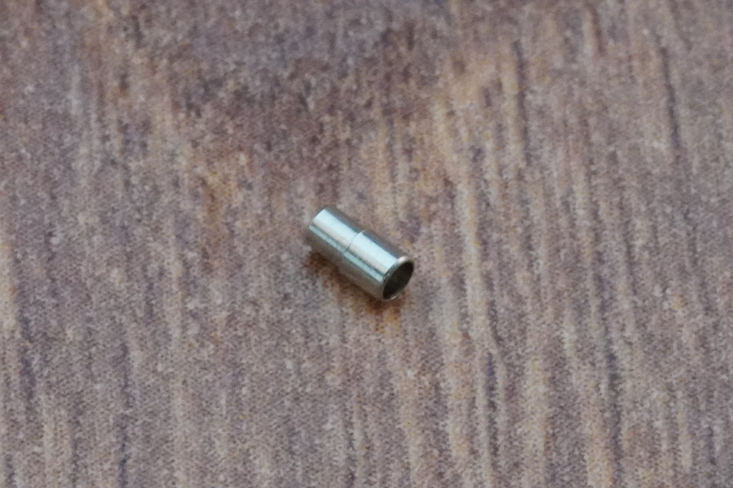 Omega Pendant Case Tube 090ST0252