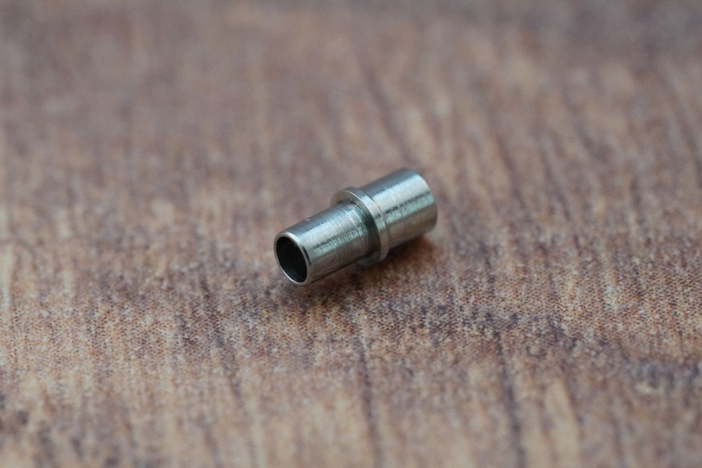 Omega Pendant Case Tube 090ST4208