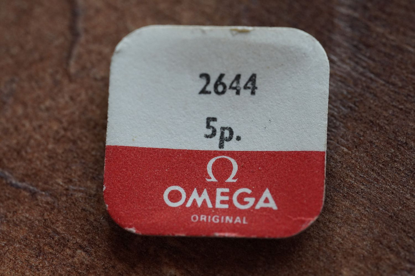 Omega screw 2644