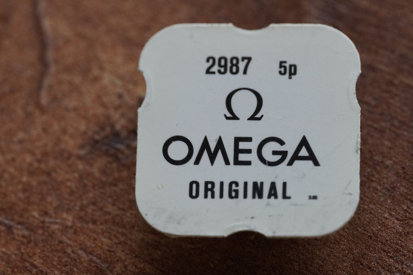 Omega screw 2987